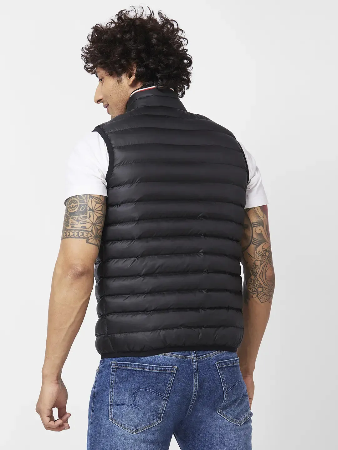 Men'S Sleeveless Jacket With Contrast Neck Tipping & Br and ed Rib