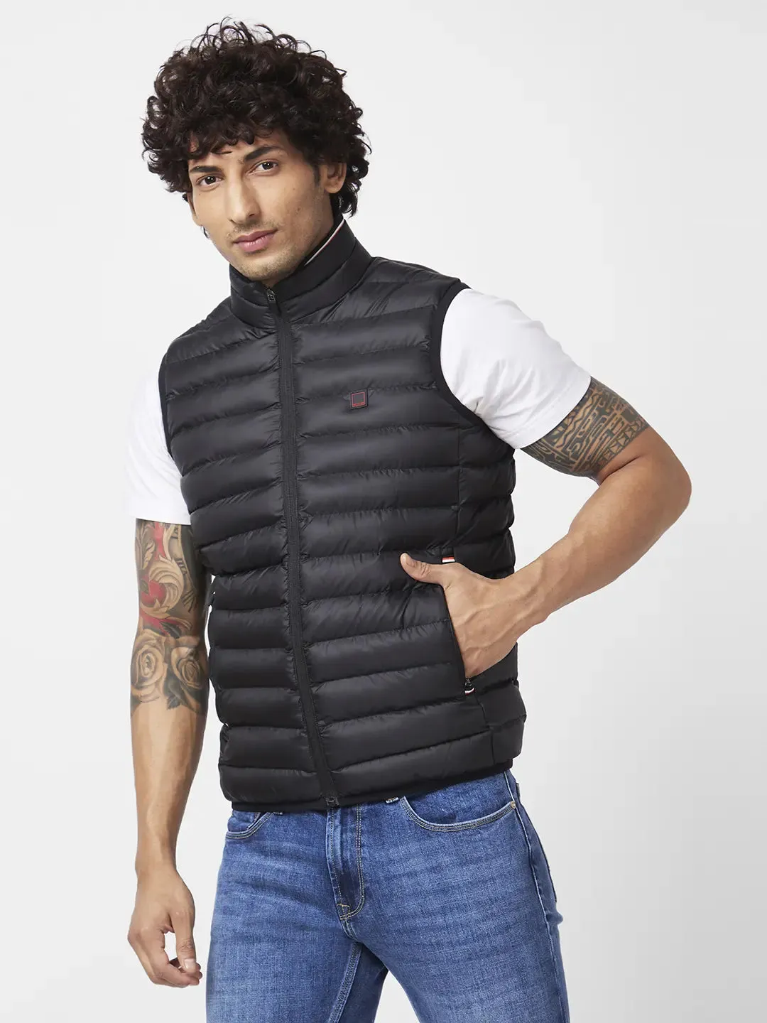 Men'S Sleeveless Jacket With Contrast Neck Tipping & Br and ed Rib