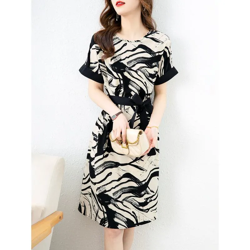 Slimming Retro Style Round Neck Dress