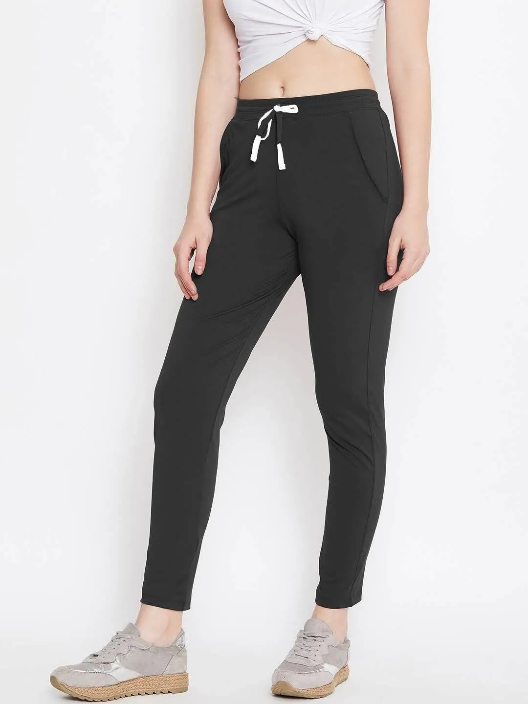 Women Black Solid Track Pants