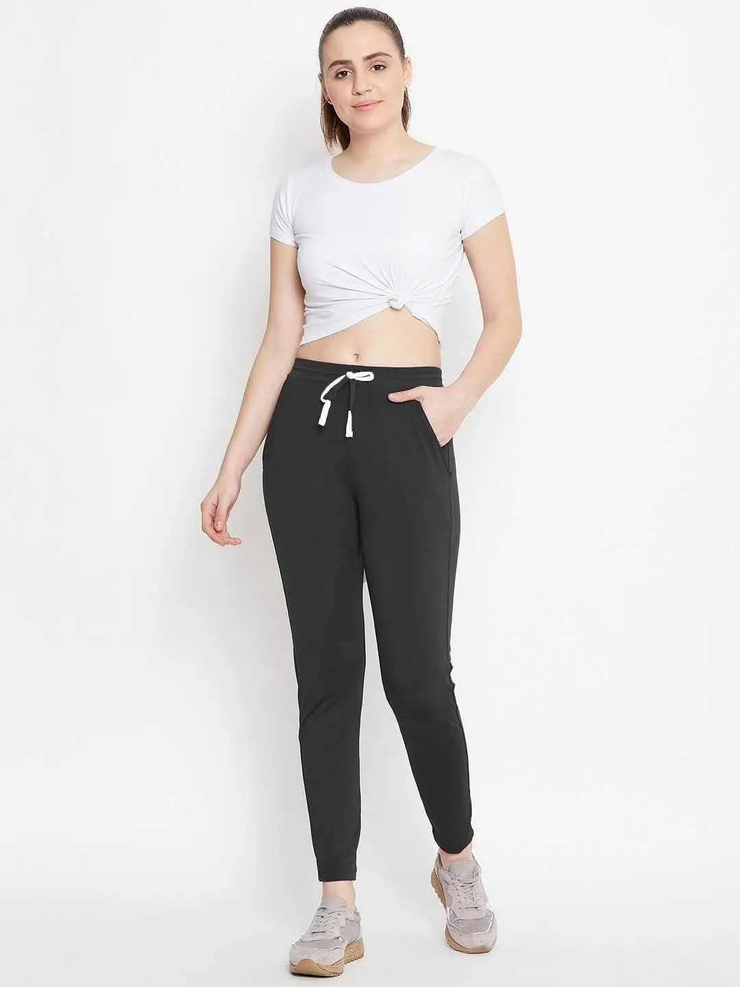 Women Black Solid Track Pants